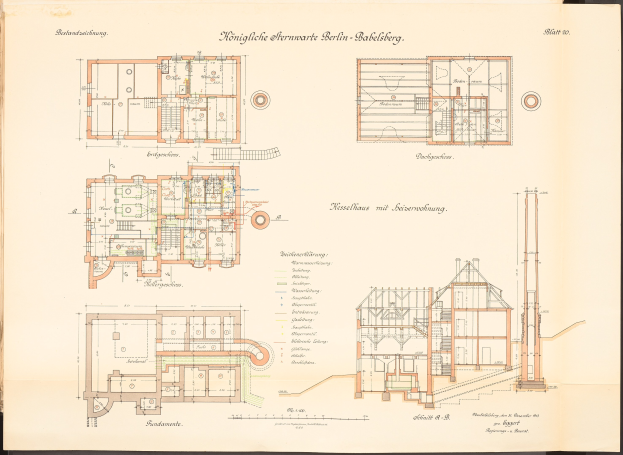 Altes Buch mit einem detaillierten architektonischen Entwurf des ursprünglichen Plans für die Königliche Hermwerk Berlin-Baklberg, einschließlich Text und Layout-Spezifikationen.